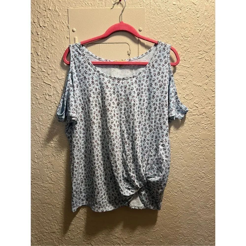 Democracy Blue Floral Cold Shoulder Shirt Woman’s Size XL